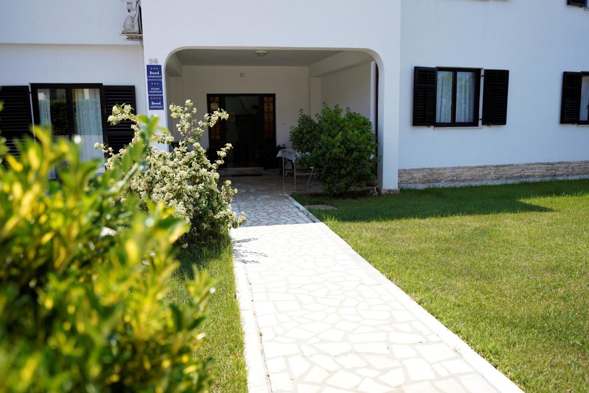 Apartman Nada I Fazana Exterior photo